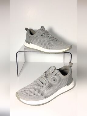 UGG Tay Sneakers. Gray. Women's Size 7.5